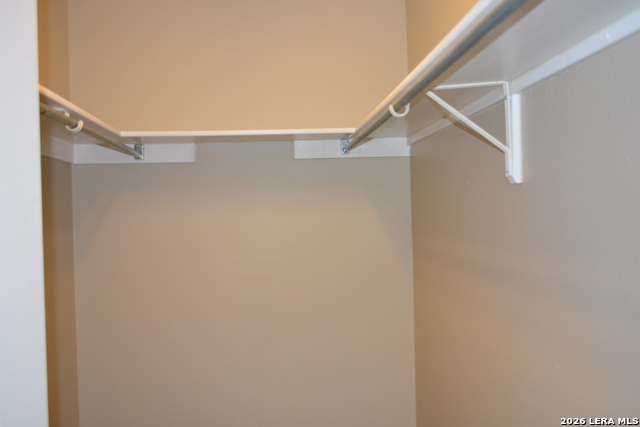 Image 18 of 22 For 11610 Vance Jackson  105