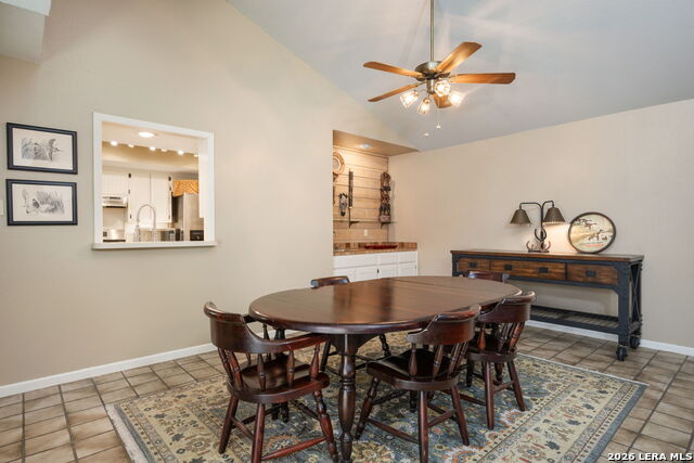 Image 12 of 35 For 2631 Country Square