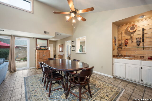 Image 13 of 35 For 2631 Country Square