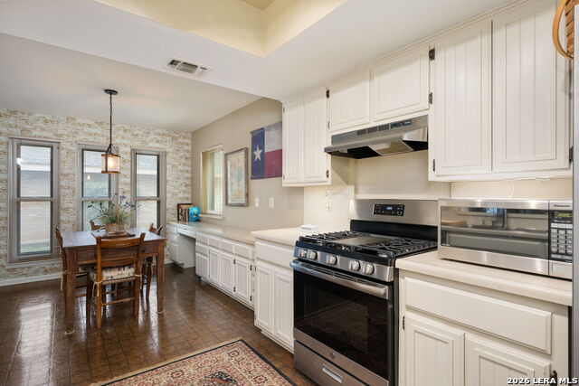 Image 15 of 35 For 2631 Country Square