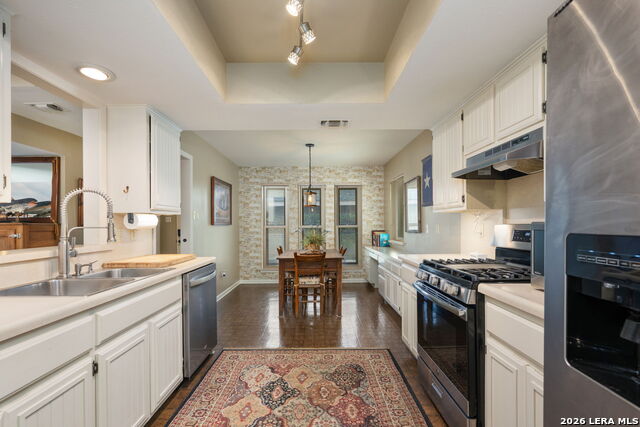 Image 17 of 35 For 2631 Country Square