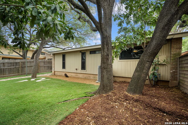 Image 34 of 35 For 2631 Country Square