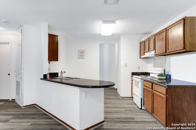 Image 11 of 57 For 6943 Sunshine Tree Dr