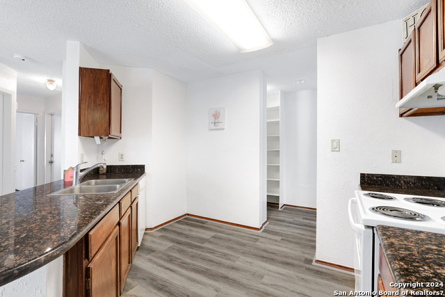 Image 12 of 57 For 6943 Sunshine Tree Dr