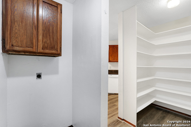 Image 17 of 57 For 6943 Sunshine Tree Dr