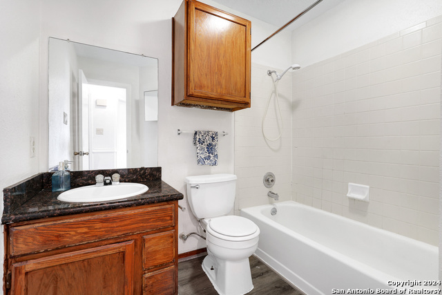 Image 25 of 57 For 6943 Sunshine Tree Dr