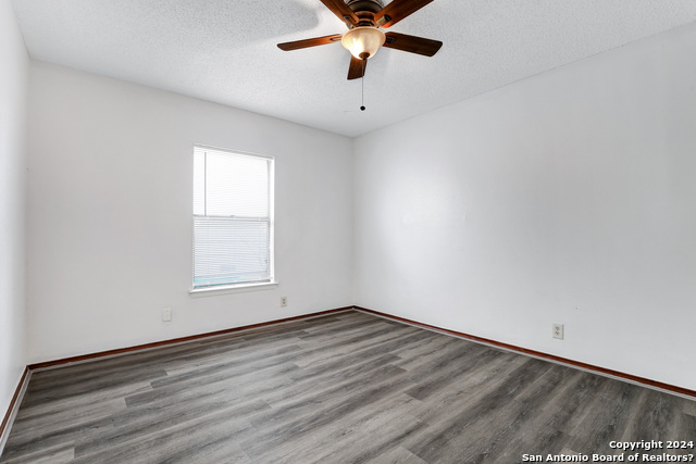 Image 26 of 57 For 6943 Sunshine Tree Dr