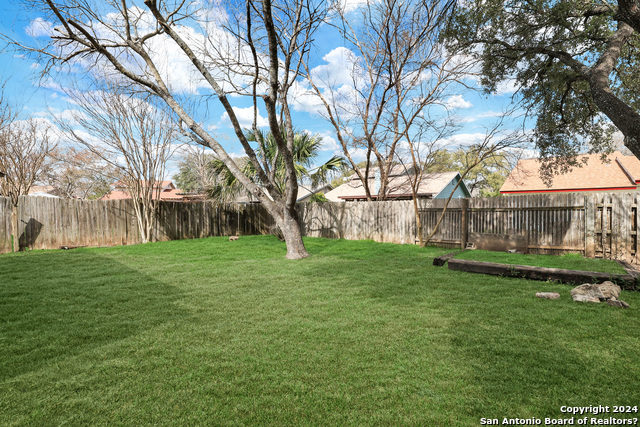 Image 28 of 57 For 6943 Sunshine Tree Dr