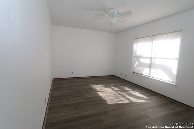 Image 40 of 57 For 6943 Sunshine Tree Dr