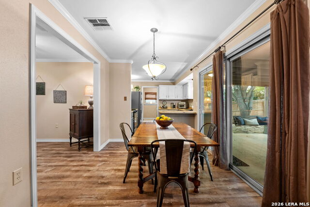 Image 19 of 44 For 5827 Lost Creek