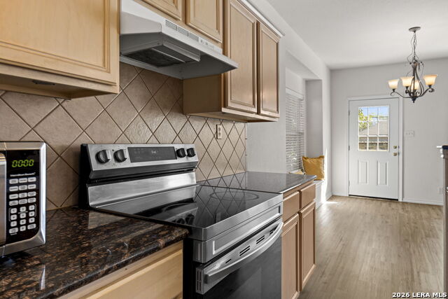 Listing photo id 13 for 910 Thomas Ridge