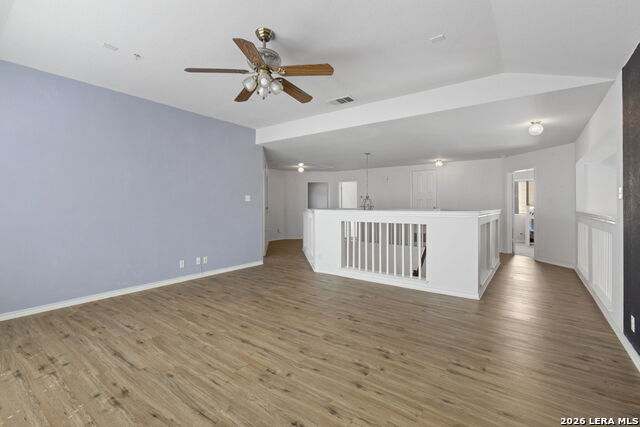 Listing photo id 25 for 910 Thomas Ridge