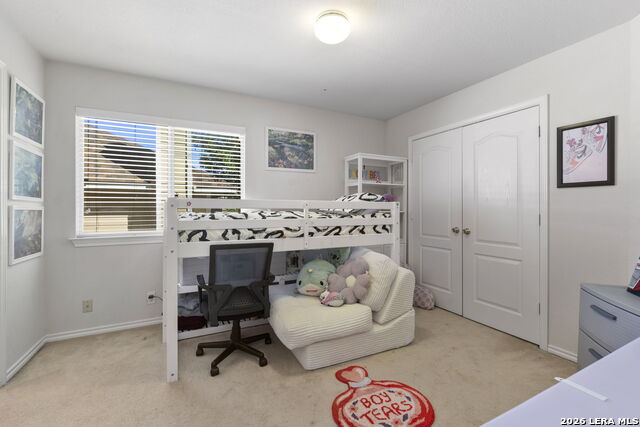 Listing photo id 26 for 910 Thomas Ridge