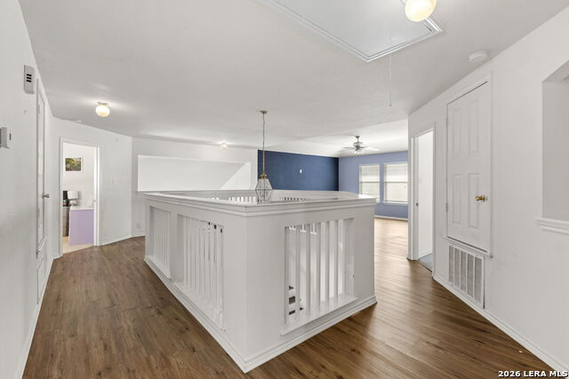 Listing photo id 30 for 910 Thomas Ridge