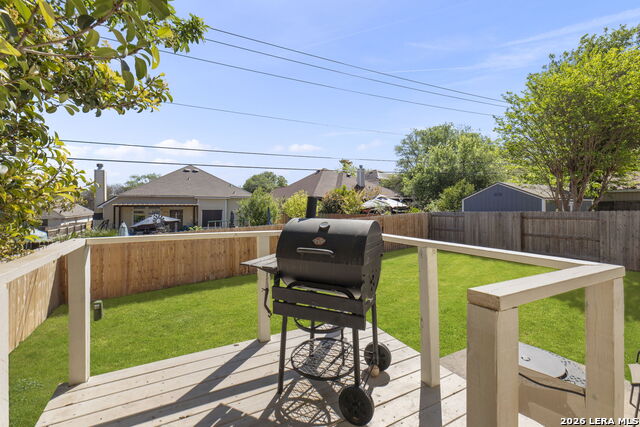 Listing photo id 34 for 910 Thomas Ridge