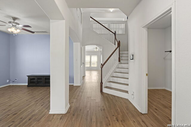 Listing photo id 2 for 910 Thomas Ridge