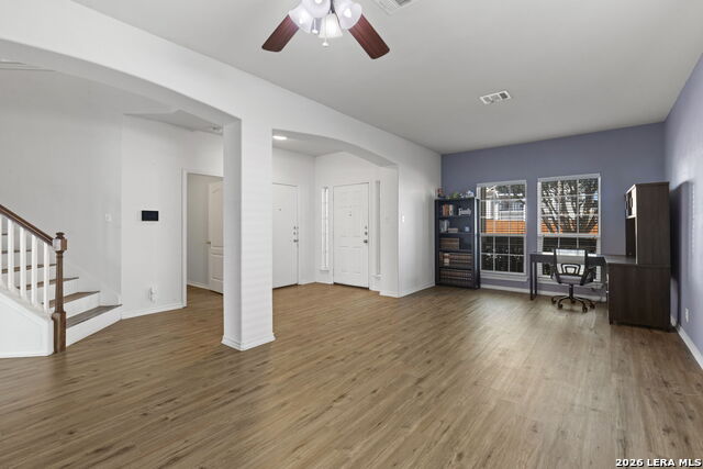 Listing photo id 5 for 910 Thomas Ridge