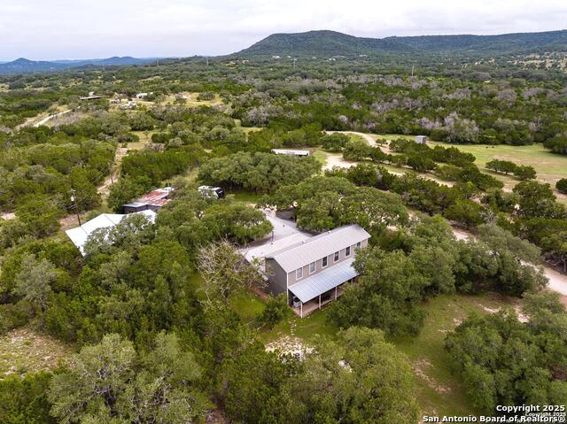 Listing photo id 5 for 475 Stoney Hill