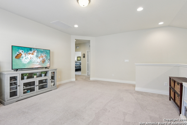 Image 23 of 40 For 706 Jett Stream