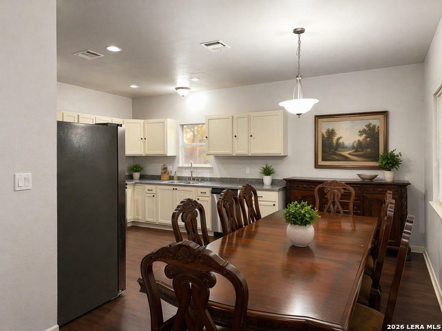 Image 17 of 40 For 203 Harralton