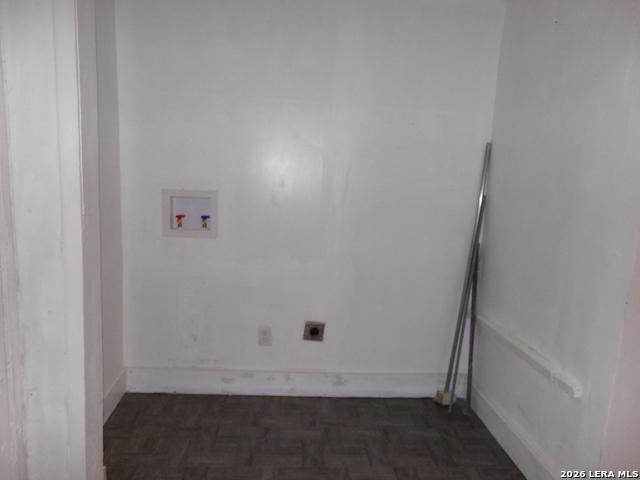 Image 16 of 18 For 3918 Martin St W