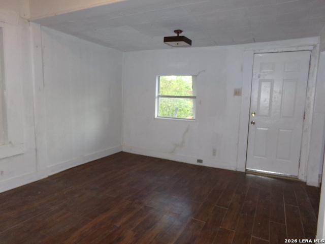 Image 18 of 18 For 3918 Martin St W