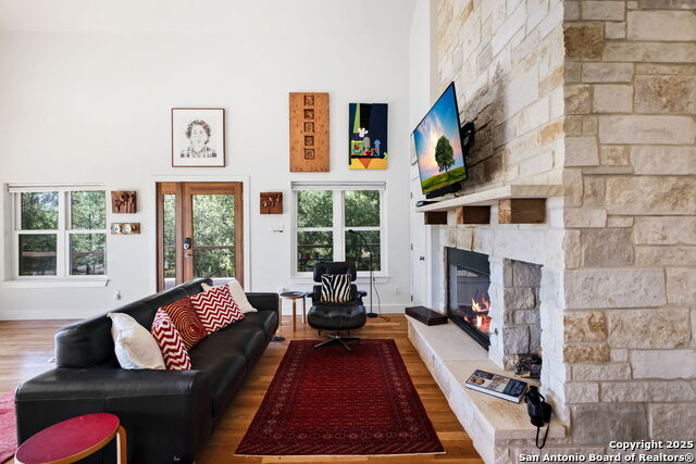 Image 17 of 48 For 797 Glendale Rd