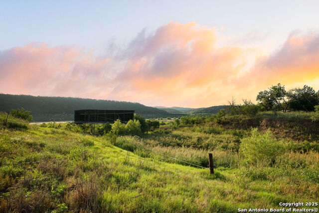 Image 5 of 48 For 797 Glendale Rd