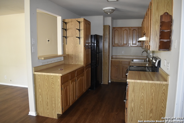 Image 4 of 10 For 5026 Benham Dr