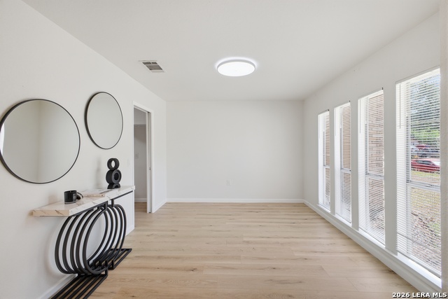 Image 21 of 39 For 13450 El Mirador St