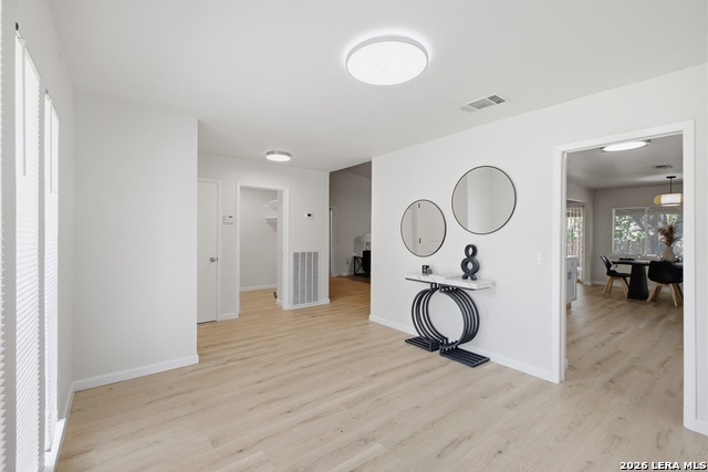 Image 22 of 39 For 13450 El Mirador St