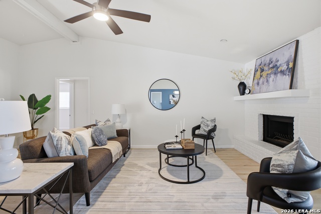 Image 24 of 39 For 13450 El Mirador St