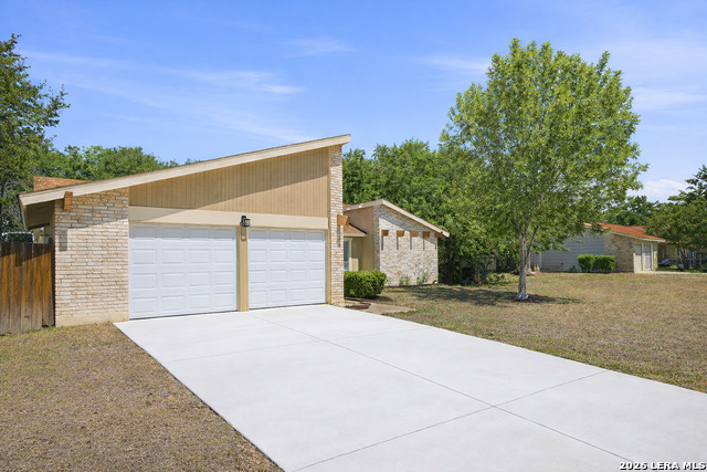 Image 8 of 39 For 13450 El Mirador St