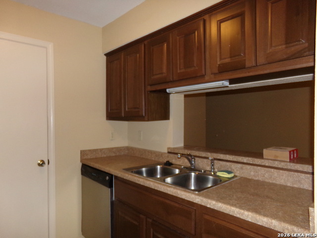 Image 12 of 27 For 13018 Heimer Rd  709