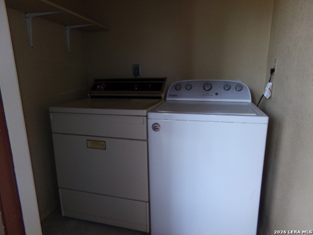 Image 25 of 27 For 13018 Heimer Rd  709