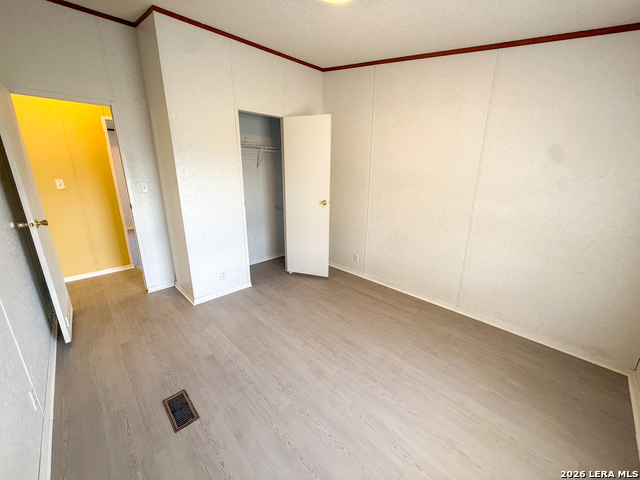 Image 20 of 30 For 4506 Legend Falls