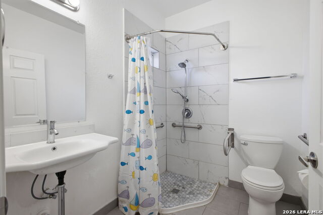 Image 14 of 17 For 1516 Santiago