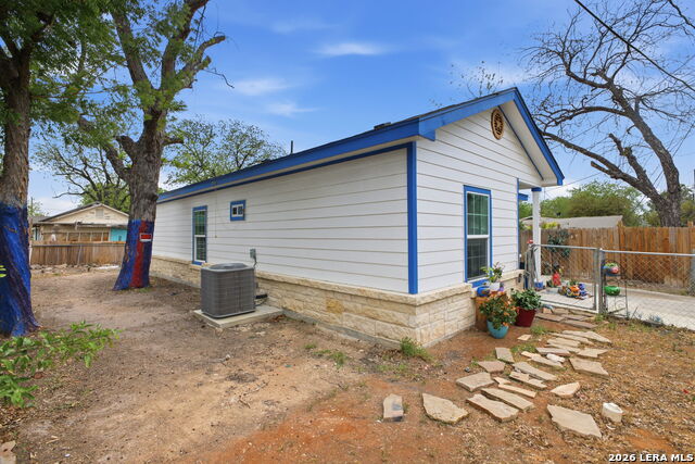 Image 16 of 17 For 1516 Santiago