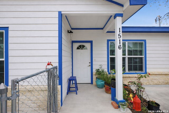 Image 4 of 17 For 1516 Santiago