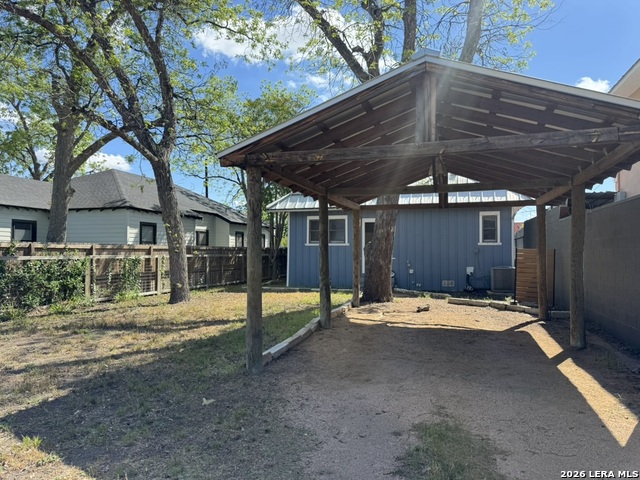 Image 12 of 19 For 511 N Monumental