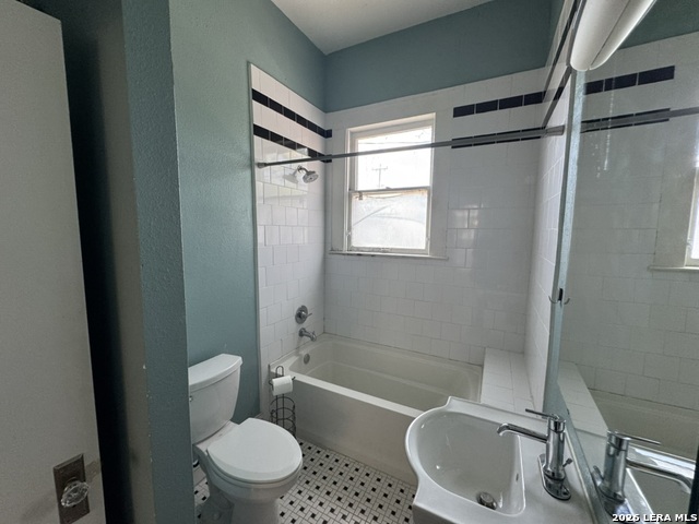 Image 16 of 19 For 511 N Monumental