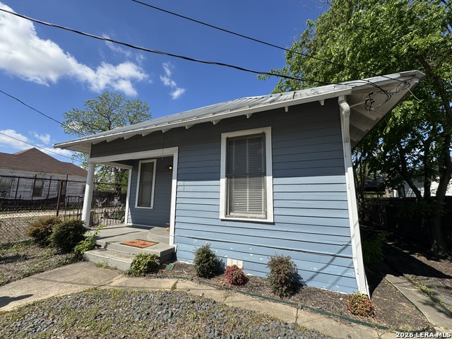 Image 2 of 19 For 511 N Monumental