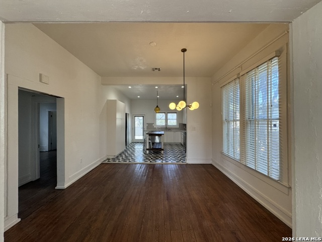 Image 5 of 19 For 511 N Monumental