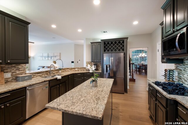 Image 12 of 35 For 422 Cadence  