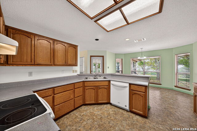 Image 16 of 40 For 418 County Road 574