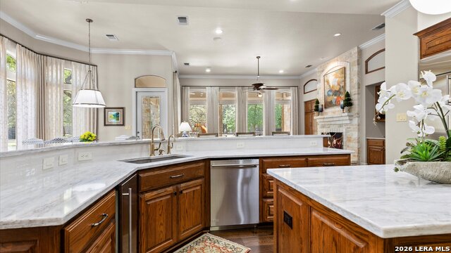 Image 17 of 48 For 521 Hunters Trophy