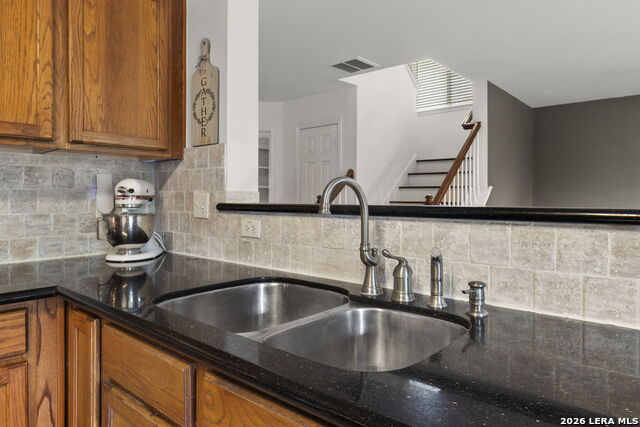 Image 20 of 31 For 8918 John Barrett