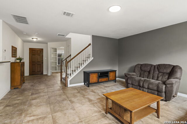 Image 30 of 31 For 8918 John Barrett