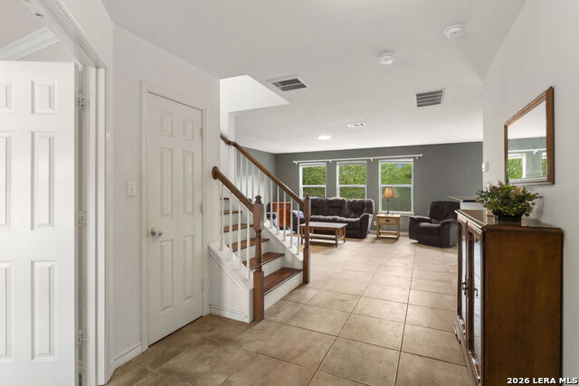 Image 5 of 31 For 8918 John Barrett