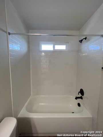 Image 21 of 32 For 7614 Agave Bend  101